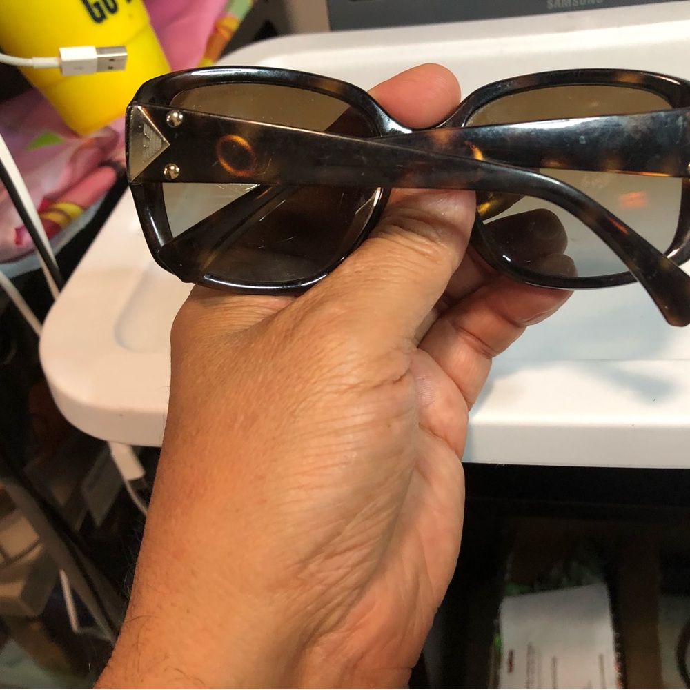 Woman’s Sunglasses Good Condition - image 2